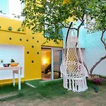 Tek Han Hotel