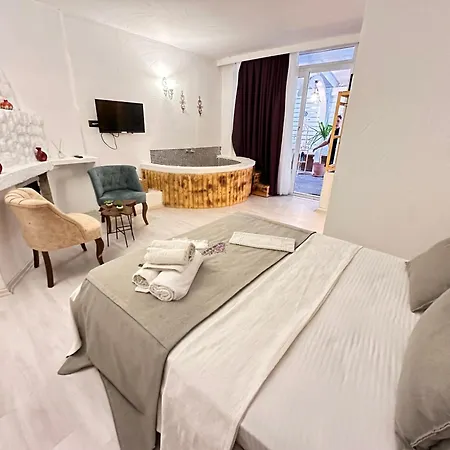 Tek Han Hotel *